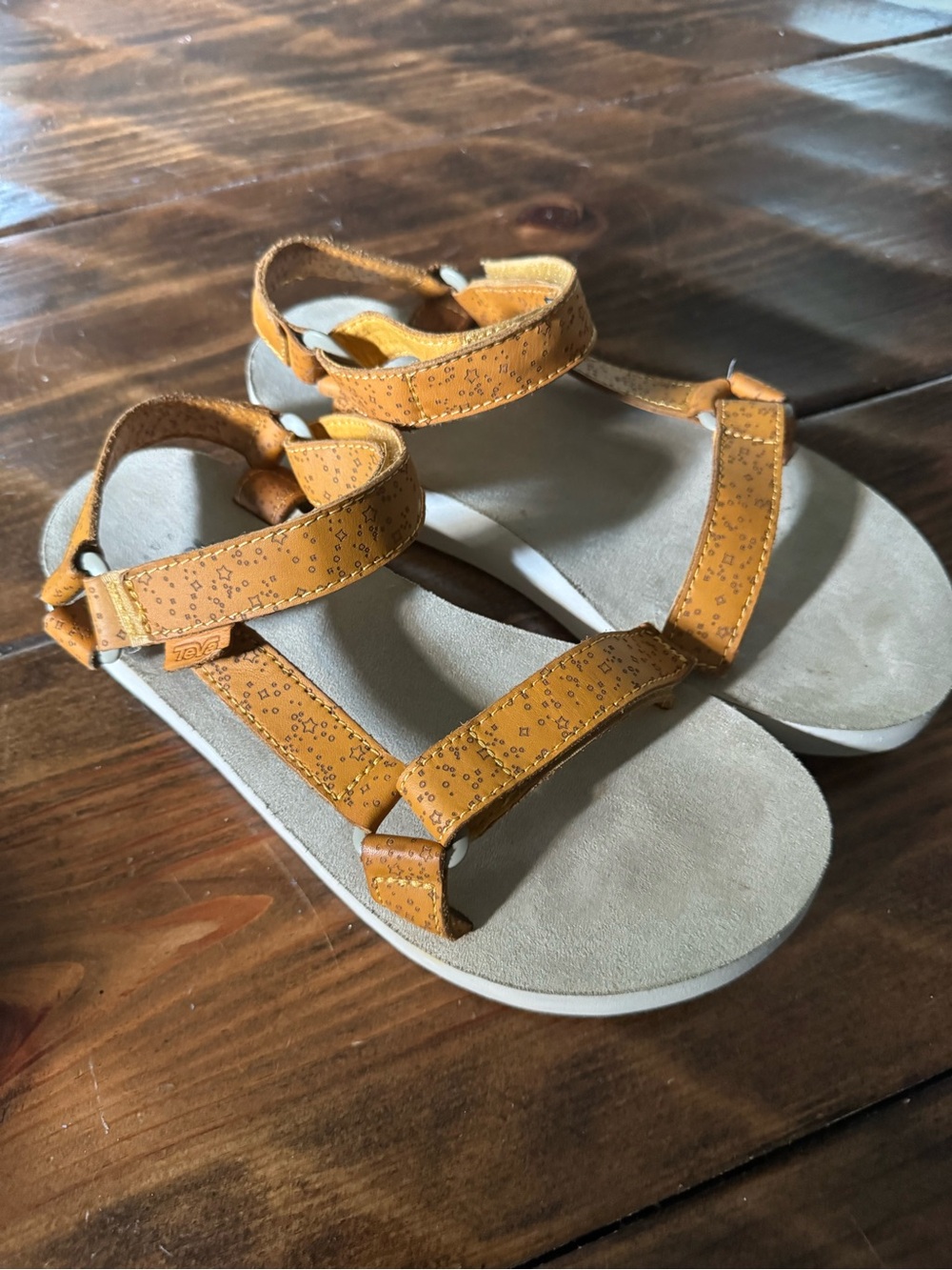 Teva Midform Universal Star Sandal  Size 8, Color Sunflower